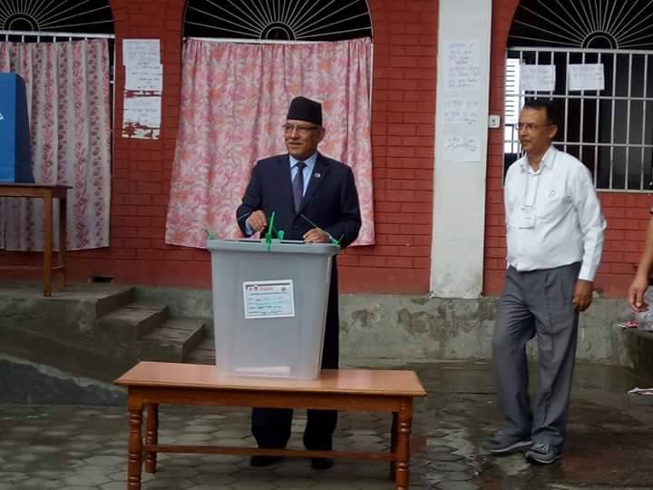 बन्द बाकसमा प्रचण्ड सपना (टिप्पणी)