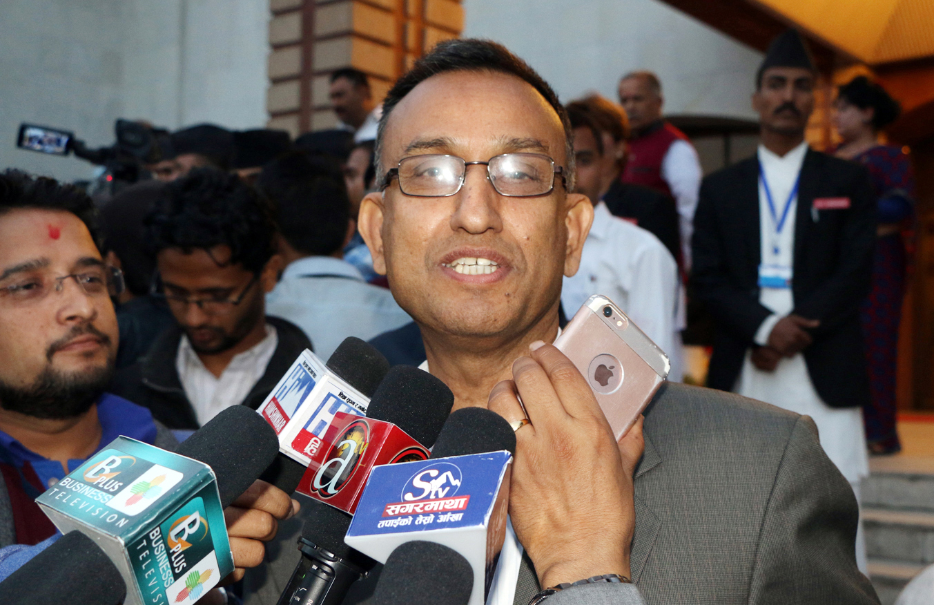महेश आचार्य भन्छन्– सत्ताको चलखेलमा कांग्रेस लाग्नु हुँदैन, प्रतिपक्षमै बस्नुपर्छ, अन्तर्घातीलाई पार्टीबाट निकाल्नुपर्छ