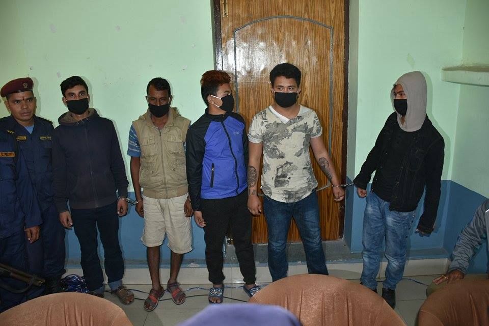 गौचनलाई गोली हान्ने सुटरसहित पाँच जनालाई प्रहरीले गर्यो सार्वजनिक