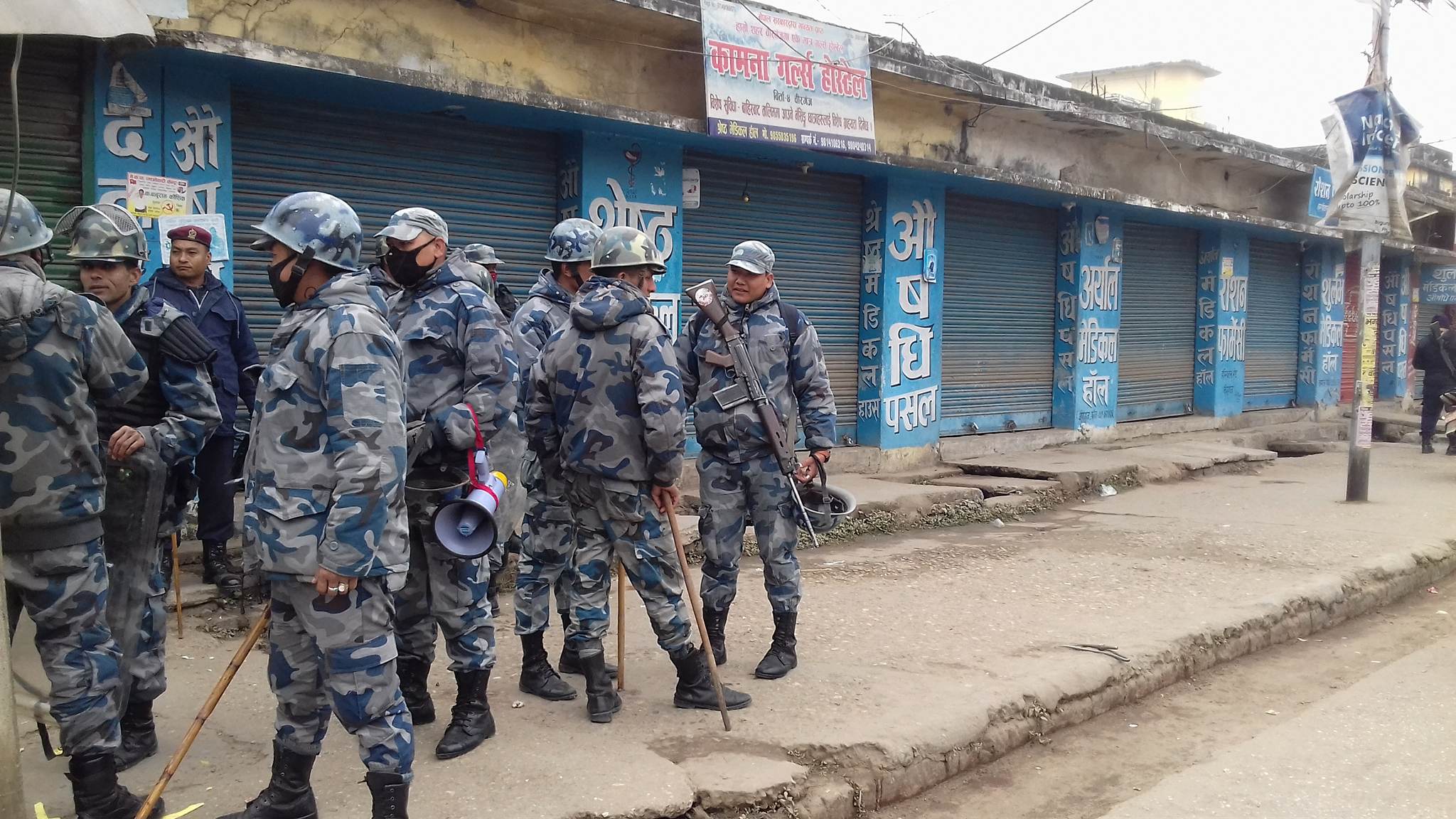 नारायणी अस्पतालभित्र सञ्चालित १६ वटा सटरमा सिलबन्दी