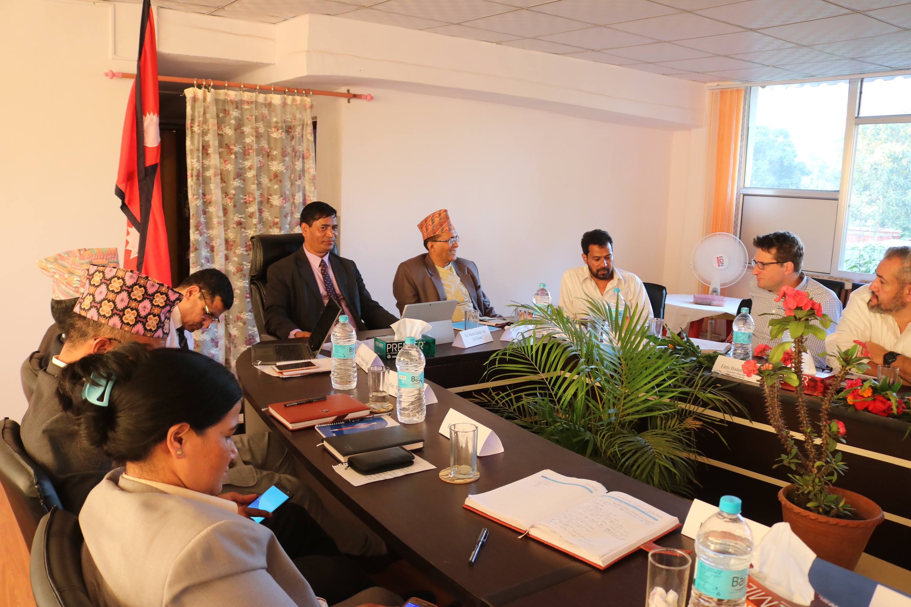 अन्तर्राष्ट्रिय गैसस लखेट्ने घोषणा गरेको कर्णाली सरकार तिनैसामू हात पसार्दै