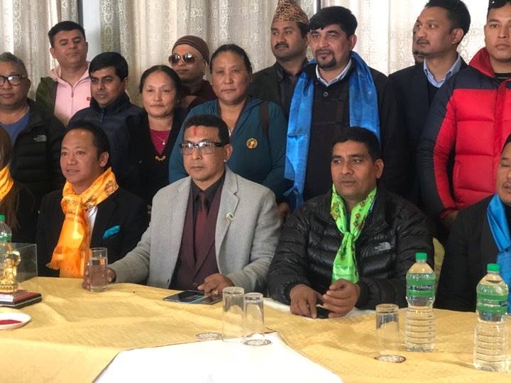 दीपक मनाङ्गे भन्छन् : आम्स हेरेर डराउने होइन, प्रचण्ड र बाबुरामले पाखुरा देखाएर देश हल्लाएका हुन् र?