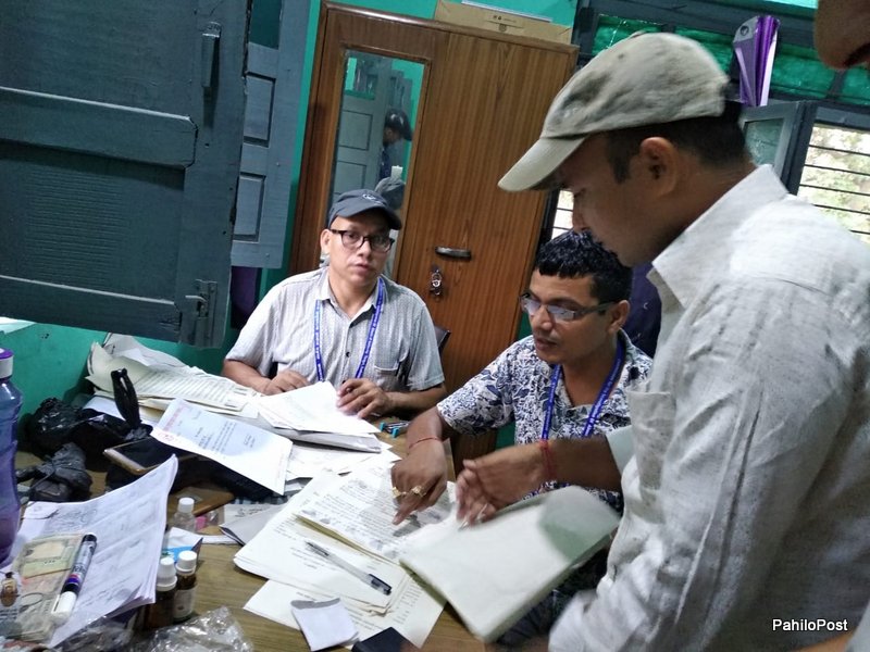 पर्साका शिक्षा इकाई प्रमुख लालबाबू साह ४० हजार घुससहित पक्राउ