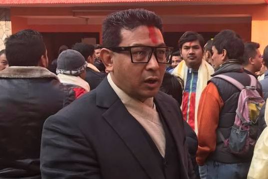 दीपक मनाङे भन्छन् 'पैसा लुटेको हैन, कांग्रेसले बाँड्न लाग्दा नियन्त्रणमा लिएको हो'